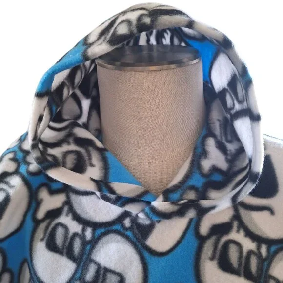 Handmade Kids Fleece Skull Poncho W Pocket & Hood Car Seat Blue Black White - Picture 2 of 15